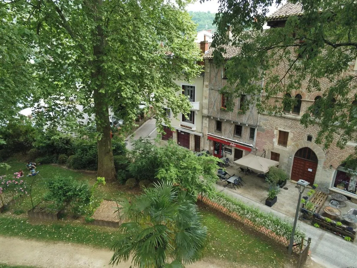Coeur Historique Appartement T3 Dans Batisse Xveme カオール