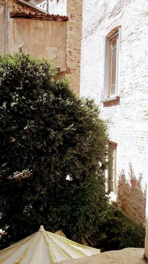 Coeur Historique Appartement T3 Dans Batisse Xveme カオール 0*,  フランス